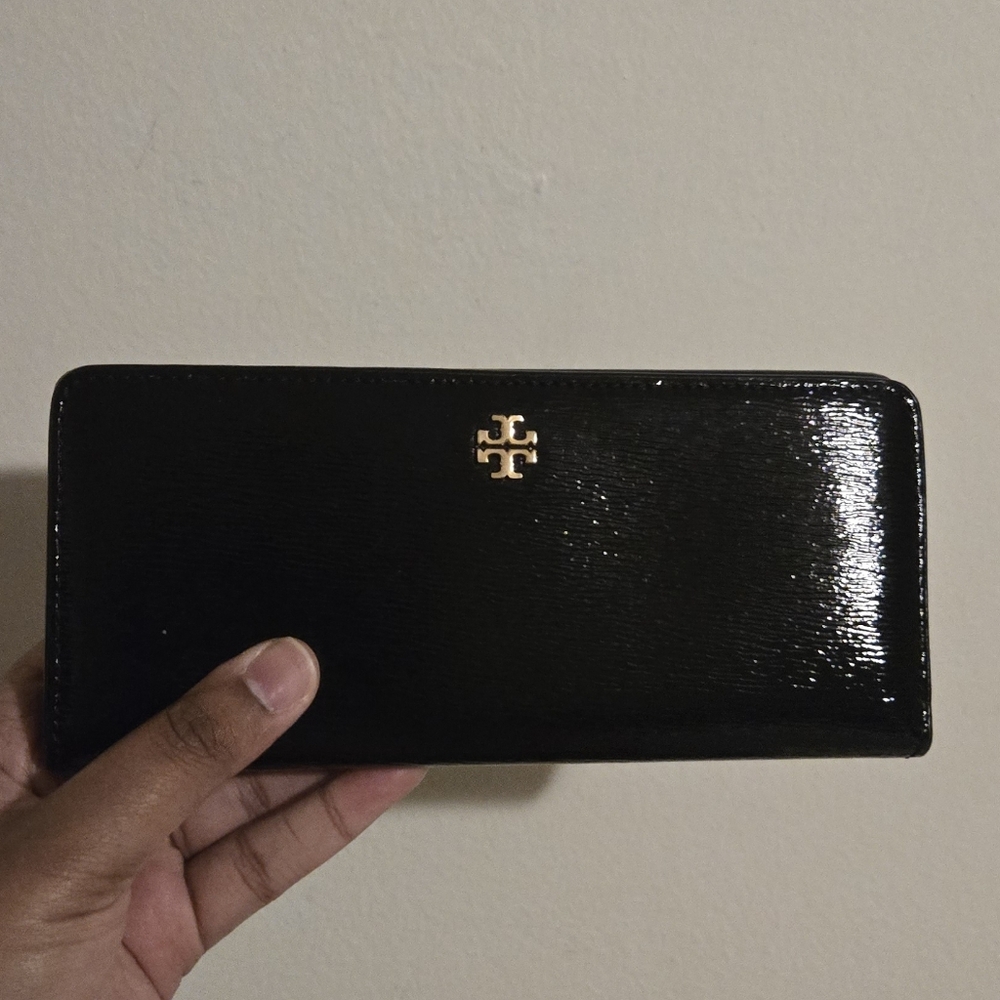 Tory Burch Shiny Black Leather Wallet with Gold Logo